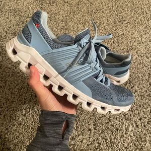 On cloud women’s cloudswift lake/sky size 8